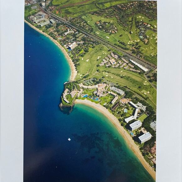 Above Maui Aerial Pictorial Book by Ron Dahlquist - Picture 4 of 5